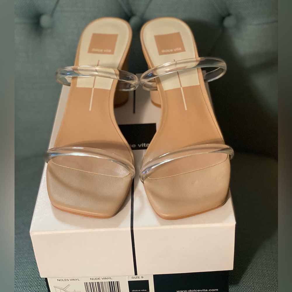 Brand New Dolce Vita Noles Vinyl. Nude Color. Size 9 🆕